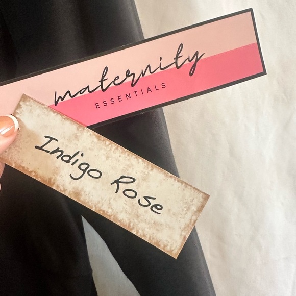 NWT Indigo Rose Maternity Black V-Neck Women's Top - Picture 8 of 8